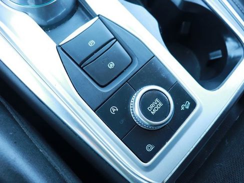 Used 2024 Ford Explorer XLT w/ Equipment Group 202A image 15