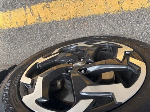 Used 2023 Subaru Crosstrek 2.5i Limited AWD/4WD image 2