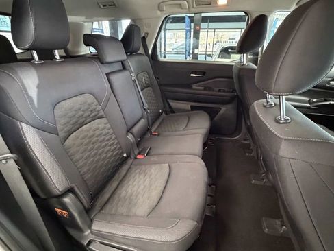 Used 2022 Nissan Pathfinder SV w/ SV Black Package image 16