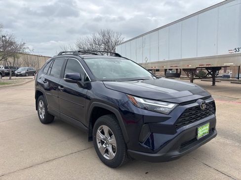 Used 2025 Toyota RAV4 XLE w/ Convenience Package image 3