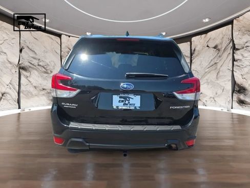Used 2019 Subaru Forester Premium AWD/4WD image 6
