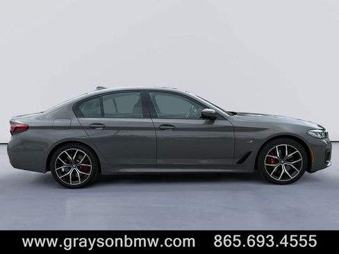 Used 2022 BMW 530e xDrive w/ Premium Package image 2