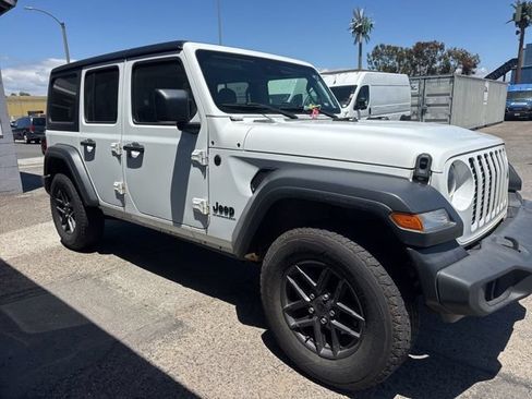 Used 2024 Jeep Wrangler Unlimited Sport AWD/4WD image 4