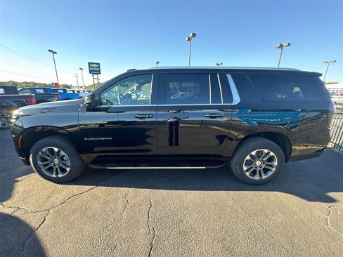 New 2026 Chevrolet Suburban LT w/ Comfort Package image 9