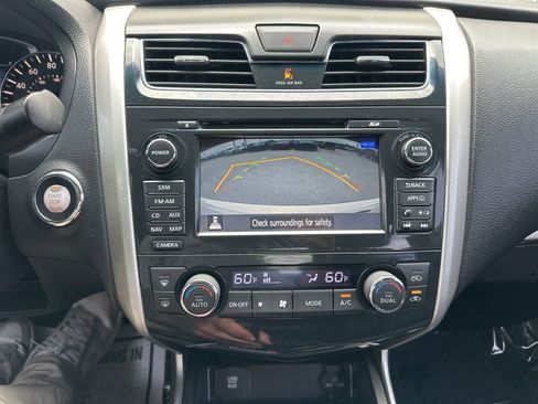 Used 2015 Nissan Altima 2.5 SL w/ Technology Package FWD image 11