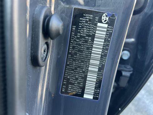 Used 2024 Toyota Corolla LE image 29