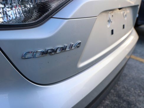 Used 2025 Toyota Corolla LE w/ Convenience Package FWD image 12