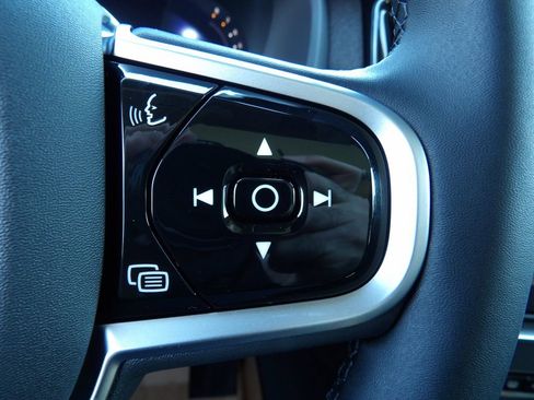 New 2026 Volvo XC90 B6 Core w/ Protection Package Premier AWD/4WD image 19