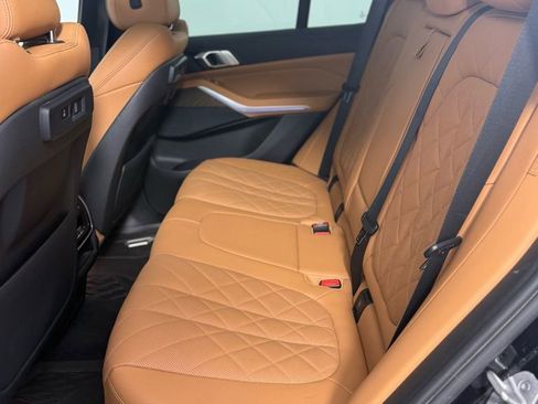 Used 2023 BMW X5 xDrive40i w/ Premium Package image 11