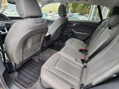 Used 2019 Audi Q8 Premium Plus w/ Premium Plus AWD/4WD image 11