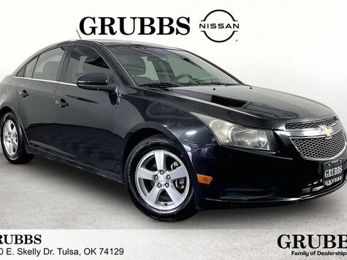 Used 2013 Chevrolet Cruze LT FWD image 1