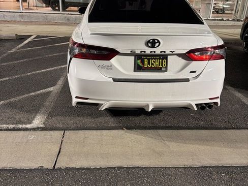 Used 2023 Toyota Camry SE image 3