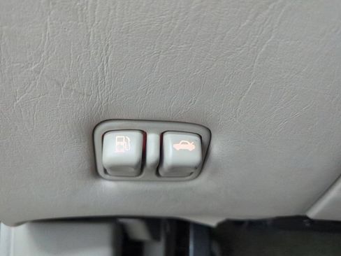 Used 2000 Cadillac Seville STS w/ Convenience Pkg FWD image 12