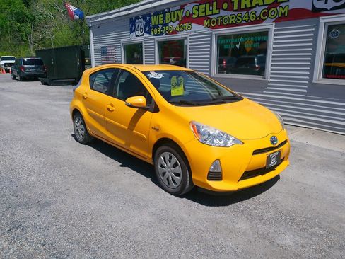 Used 2014 Toyota Prius C Two FWD image 7