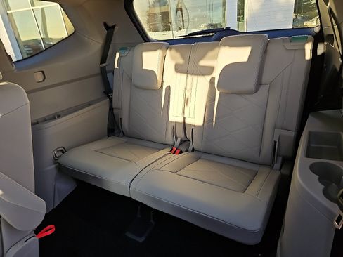 New 2026 Volkswagen Atlas SE image 9