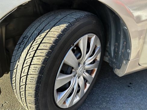 Used 2013 Toyota Corolla image 18