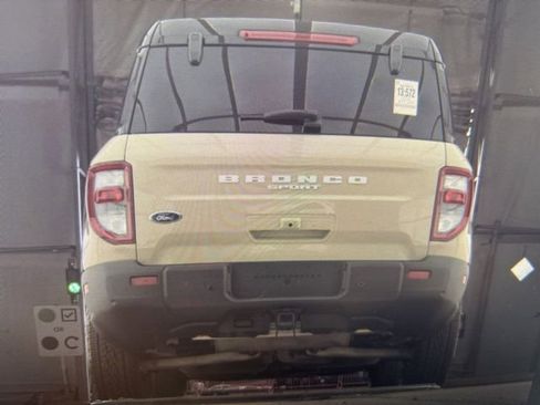 Used 2025 Ford Bronco Sport Badlands image 9