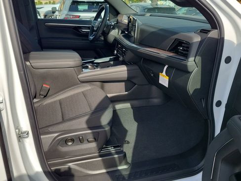 New 2026 Chevrolet Suburban LS image 15