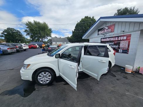Used 2017 Dodge Journey SE FWD image 24