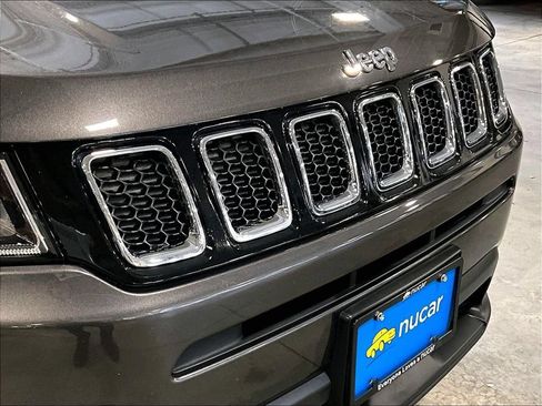 Used 2018 Jeep Compass Latitude AWD/4WD image 33