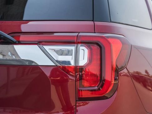 Used 2020 GMC Acadia SLT w/ Premium Package FWD image 8