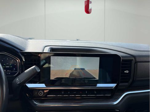 Used 2024 Chevrolet Silverado 2500 LT AWD/4WD image 31