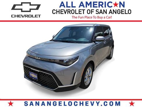 Used 2025 Kia Soul LX w/ LX Technology Package FWD image 1