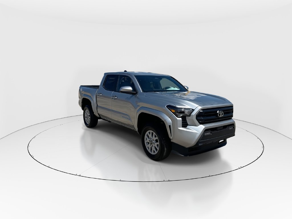 Used 2026 Toyota Tacoma SR5 AWD/4WD image 2