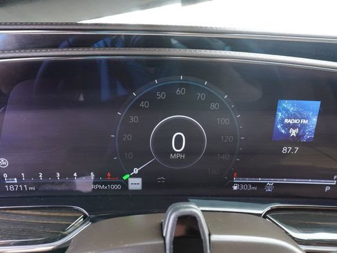 Certified 2023 Cadillac Escalade Premium Luxury w/ Performance Package image 22