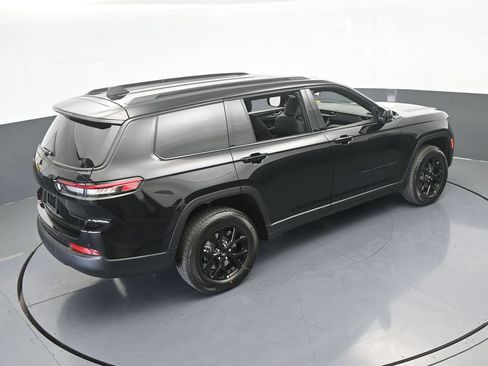 New 2025 Jeep Grand Cherokee L Altitude image 44