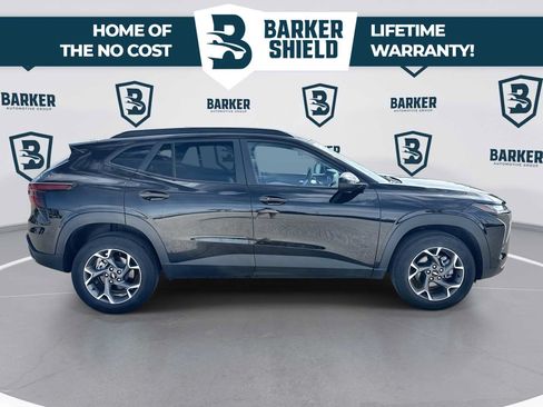 Used 2025 Chevrolet Trax LT w/ Driver Confidence Package FWD image 10
