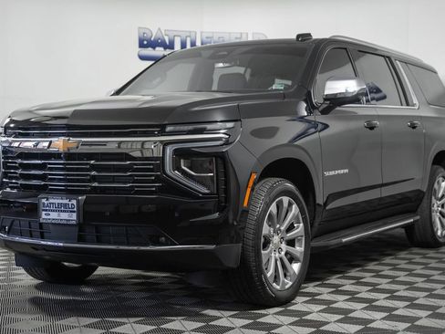 Used 2026 Chevrolet Suburban Premier image 3