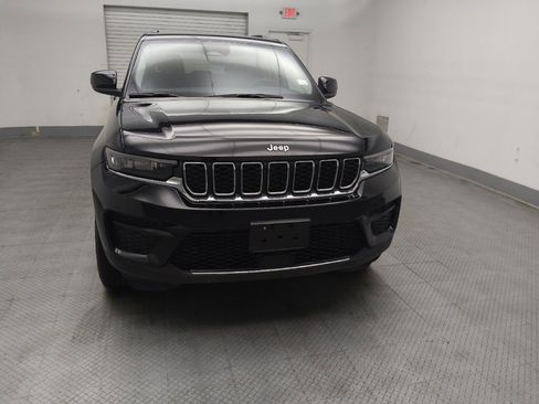 Used 2023 Jeep Grand Cherokee Laredo AWD/4WD image 14
