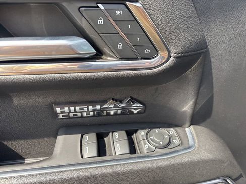 Used 2024 Chevrolet Silverado 1500 High Country w/ High Country Premium Package AWD/4WD image 46