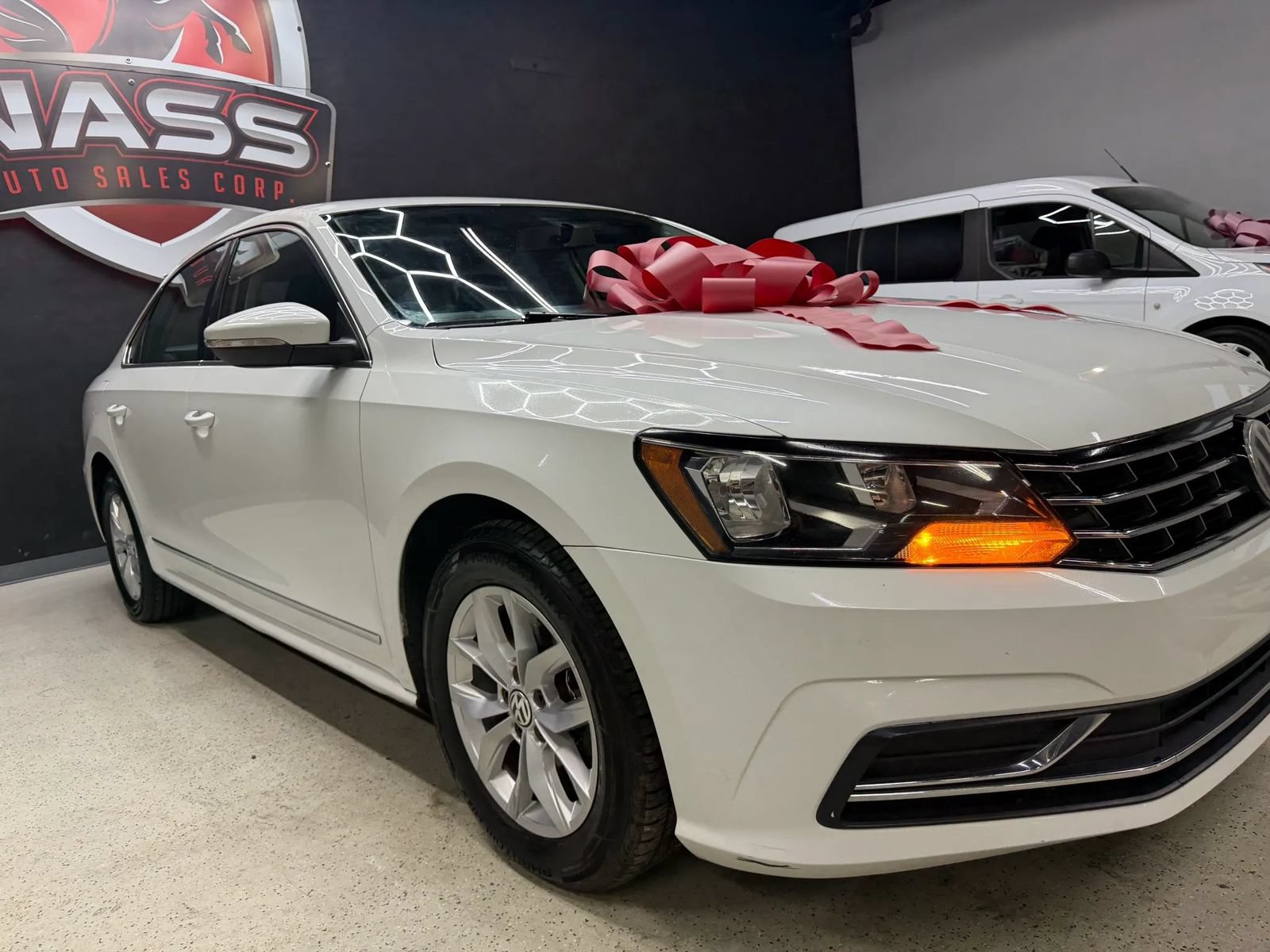 Used 2017 Volkswagen Passat 1.8T S FWD image 4
