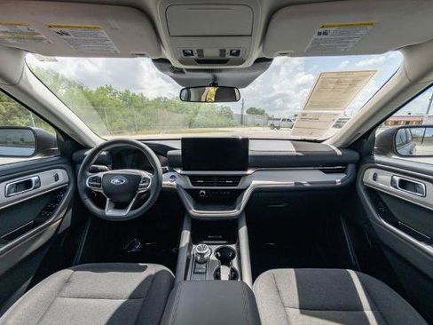 Certified 2025 Ford Explorer Active RWD image 19