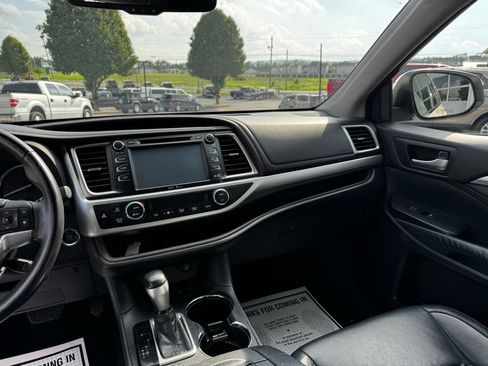 Used 2015 Toyota Highlander XLE image 14