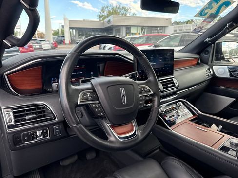 Certified 2023 Lincoln Navigator Reserve AWD/4WD image 14