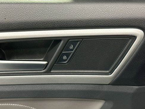 Used 2022 Volkswagen Atlas Cross Sport SE image 17