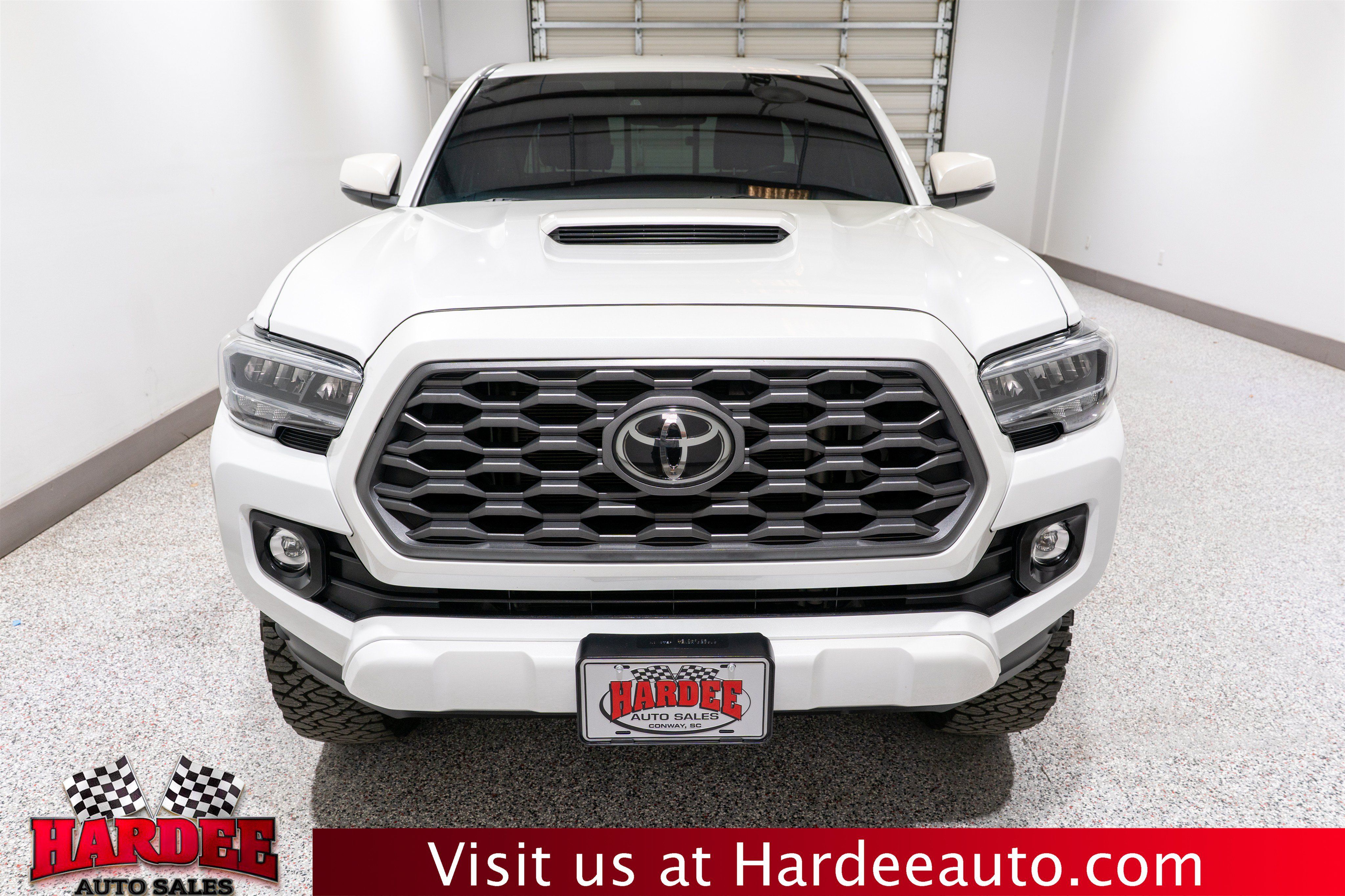 Used 2022 Toyota Tacoma TRD Sport w/ Black Out Package (TMS) AWD/4WD image 7