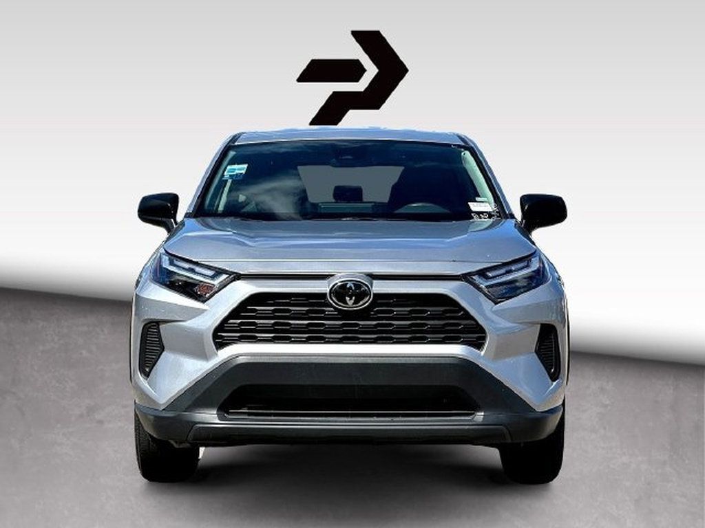 Certified 2025 Toyota RAV4 LE FWD image 3
