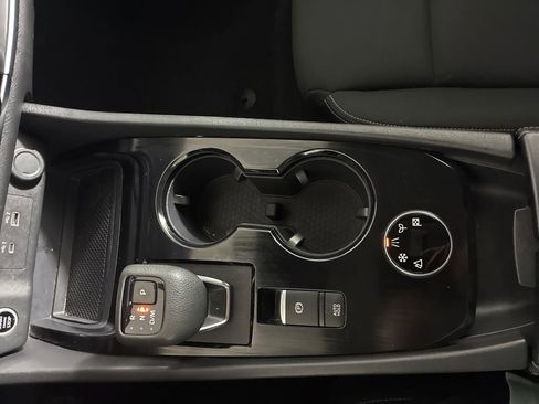 Used 2023 Nissan Rogue S AWD/4WD image 16