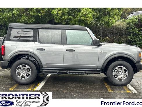 Used 2023 Ford Bronco Big Bend image 3