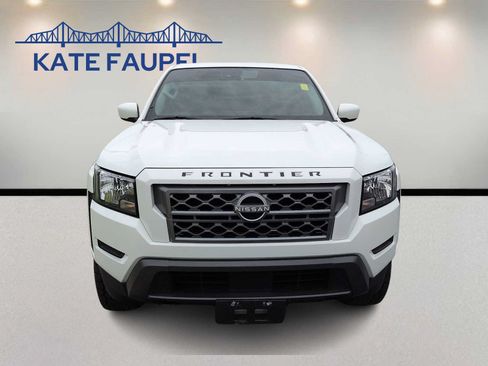 Used 2024 Nissan Frontier SV w/ Technology Package AWD/4WD image 2