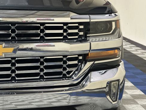 Used 2018 Chevrolet Silverado 1500 LT w/ LT Eassist Package image 47