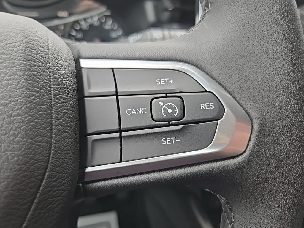 New 2026 Jeep Compass Latitude AWD/4WD image 39