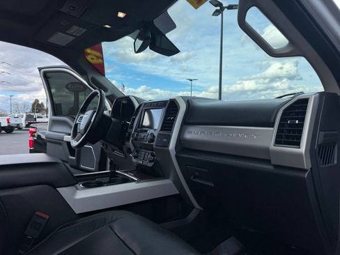 Used 2019 Ford F350 Lariat image 38