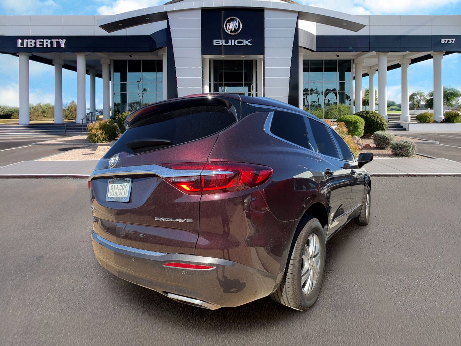 Used 2018 Buick Enclave Premium FWD image 2