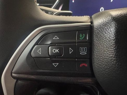 Used 2023 Jeep Grand Cherokee Laredo w/ Luxury Tech Group I image 17