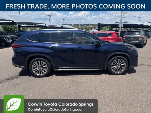 Used 2022 Toyota Highlander Platinum AWD/4WD image 10